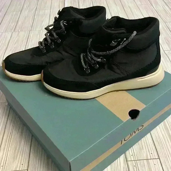 Toms Cascade Waterproof Boot - Picture 2 of 4